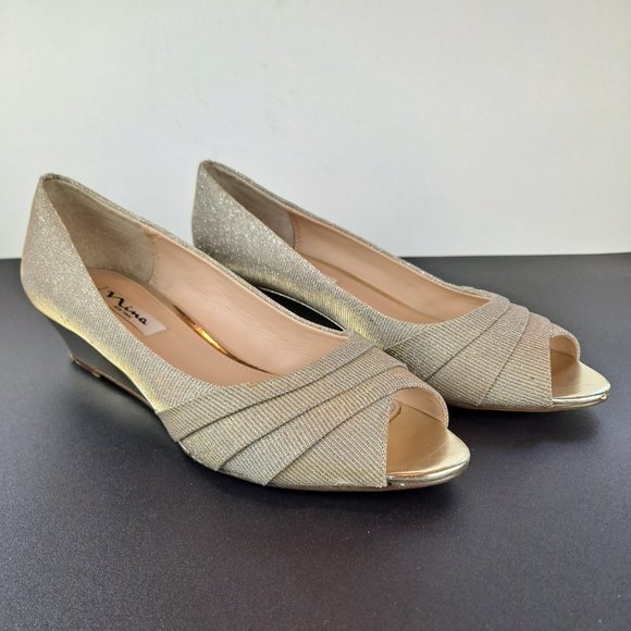 Nina New York Gold Metallic Wedge Shoe Peep Toe Size 8 - Picture 1 of 13